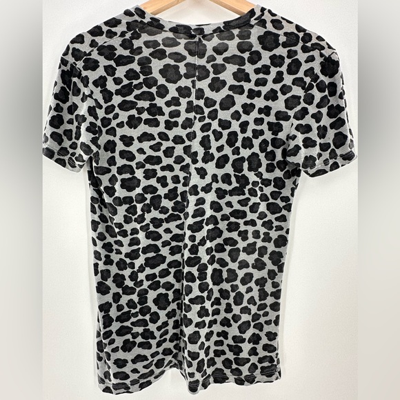 MONROW Black Gray Leopard Animal Print Relaxed V-Neck Tee Size X-Small - Picture 3 of 7